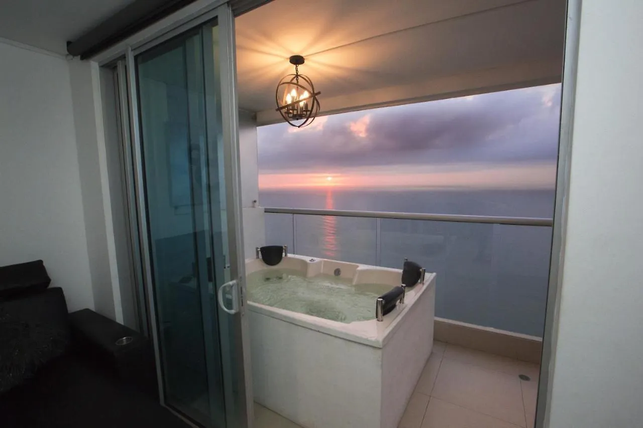 Empire Presidential Suite Private Jacuzzi Cartagena